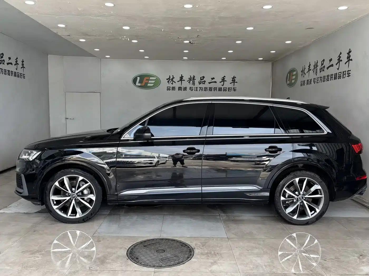 Audi Q7 2023 55 TFSI quattro S line Sport — миниатюра 4