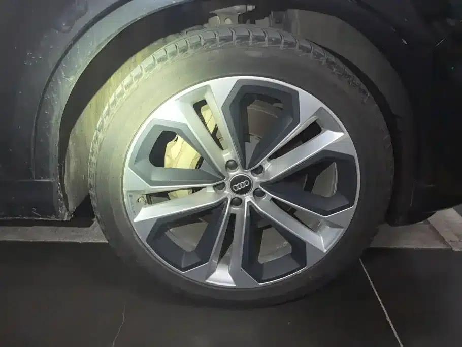 Audi Q7 2021 55 TFSI quattro S line Premium — миниатюра 6