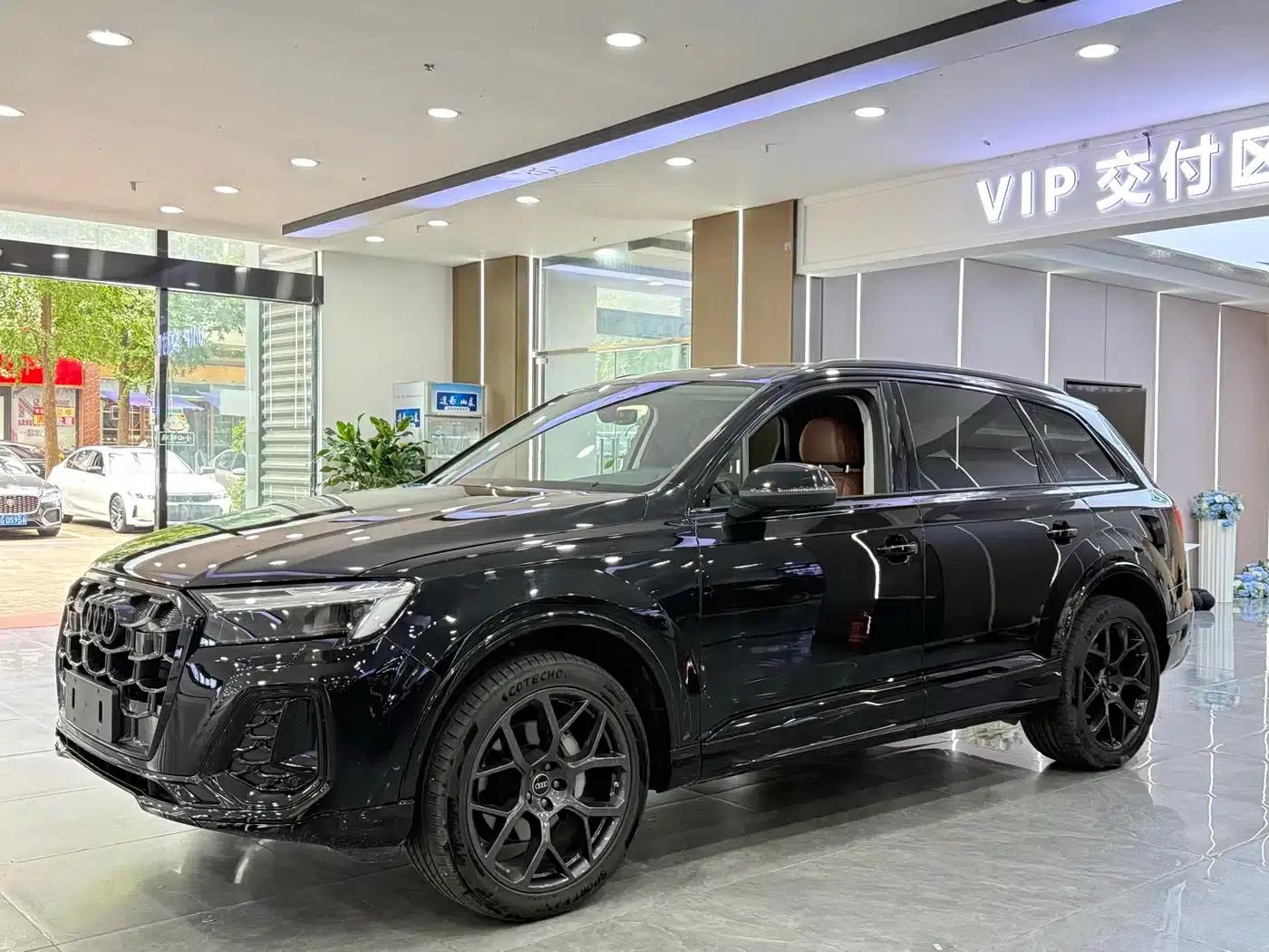 Audi Q7 2024 45 TFSI quattro S line Black Knight Edition — миниатюра 1