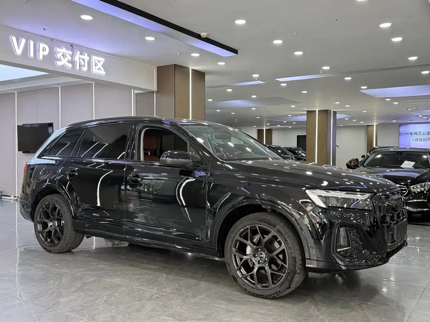 Audi Q7 2024 45 TFSI quattro S line Black Knight Edition — миниатюра 3