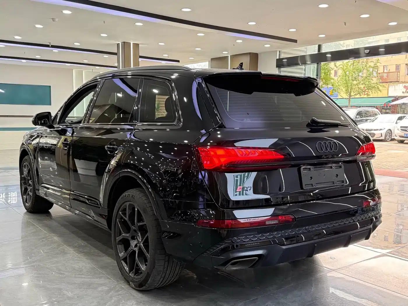 Audi Q7 2024 45 TFSI quattro S line Black Knight Edition — миниатюра 9