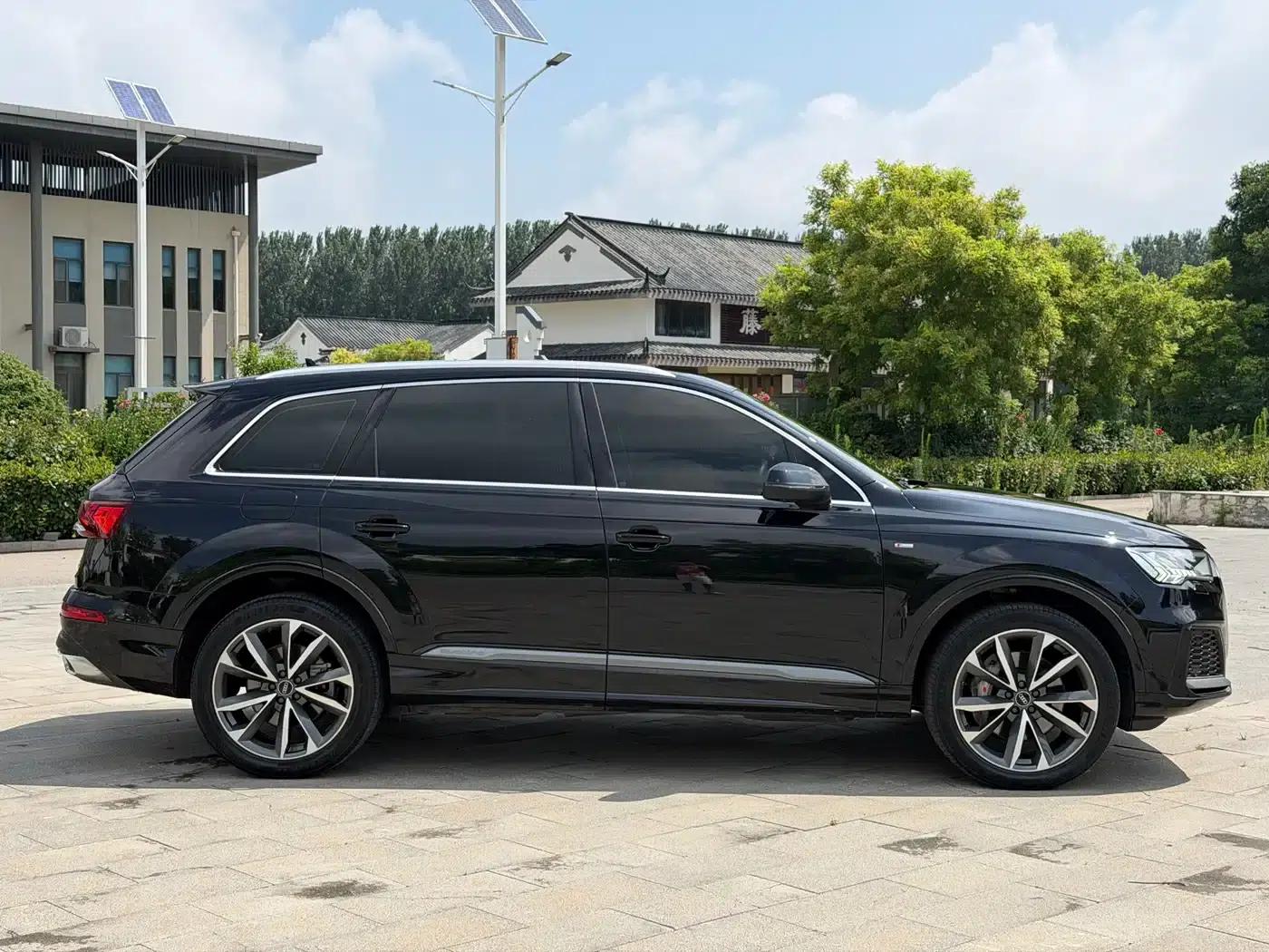 Audi Q7 2021 55 TFSI quattro S line Sport — миниатюра 4