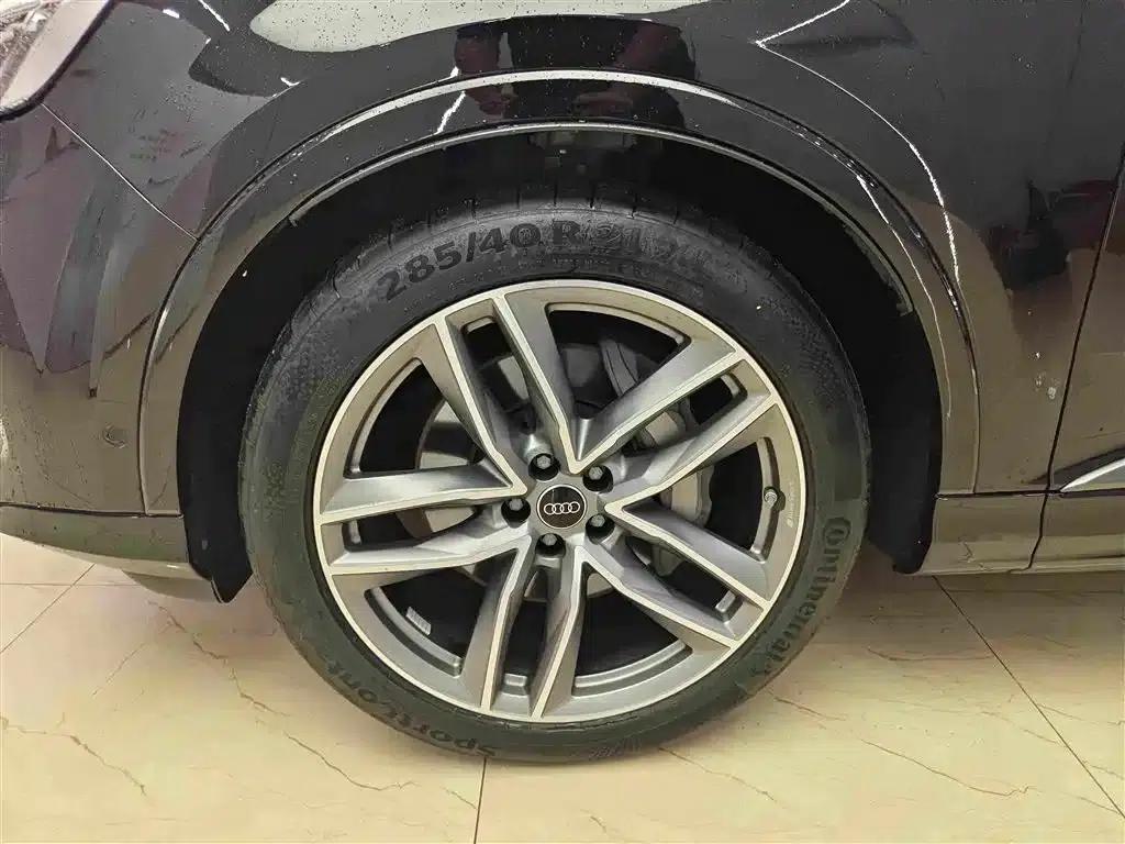 Audi Q7 2024 55 TFSI quattro S line Sport — миниатюра 8
