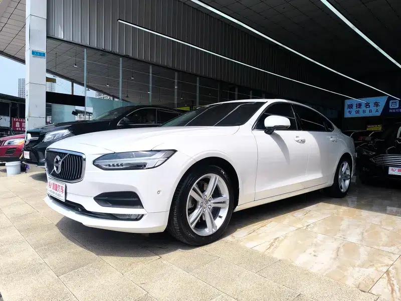 2018 Volvo S90 T4 Smart Edition — миниатюра 1