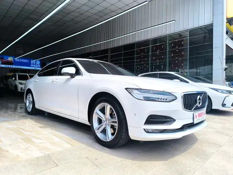 2018 Volvo S90 T4 Smart Edition — миниатюра 3