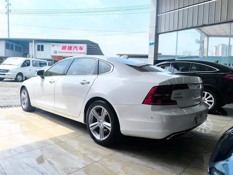 2018 Volvo S90 T4 Smart Edition — миниатюра 4