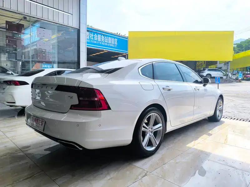 2018 Volvo S90 T4 Smart Edition — миниатюра 6