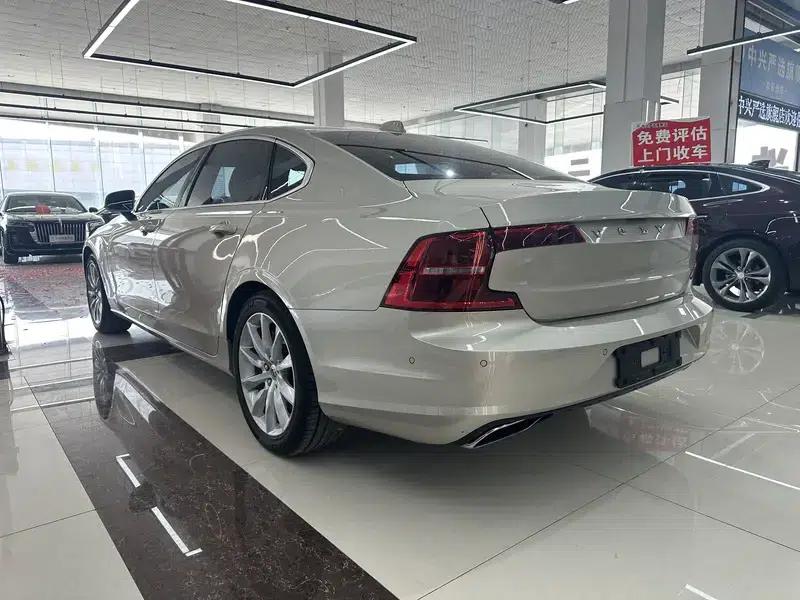 2017 Volvo S90 T5 Smart Edition — миниатюра 4