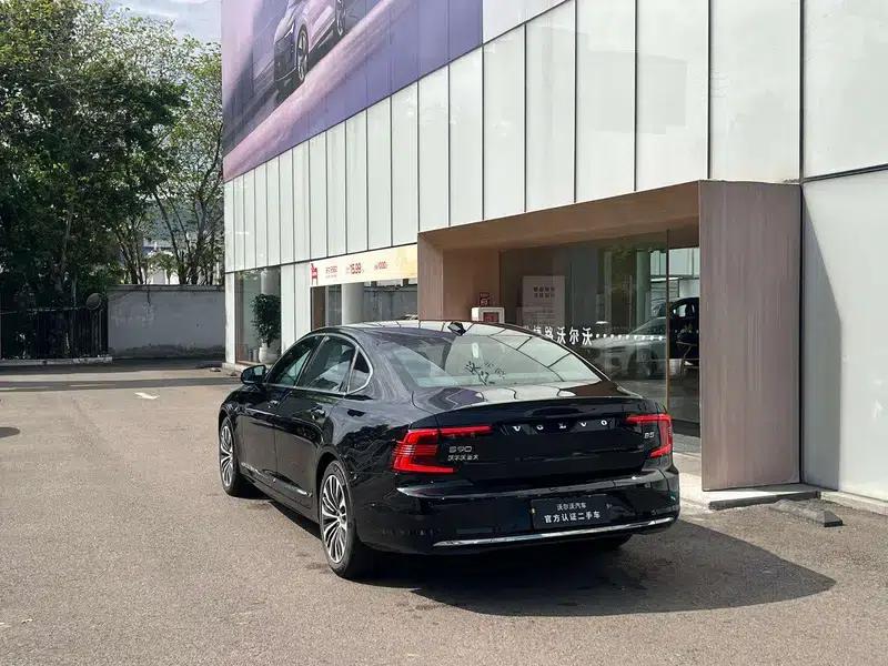 2024 Volvo S90 B5 Smart Luxury Edition — миниатюра 4