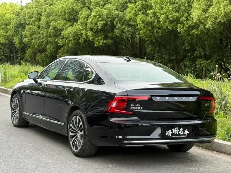 2025 Volvo S90 B5 Smart Luxury Edition — миниатюра 4