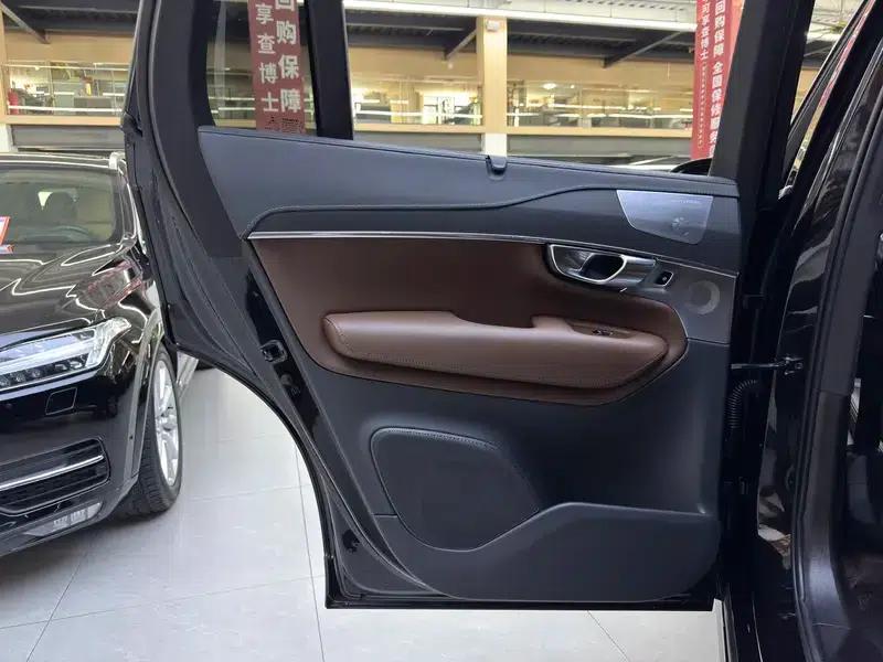 2022 Volvo XC90 B6 Inscription Luxury Edition 7-seater — миниатюра 13