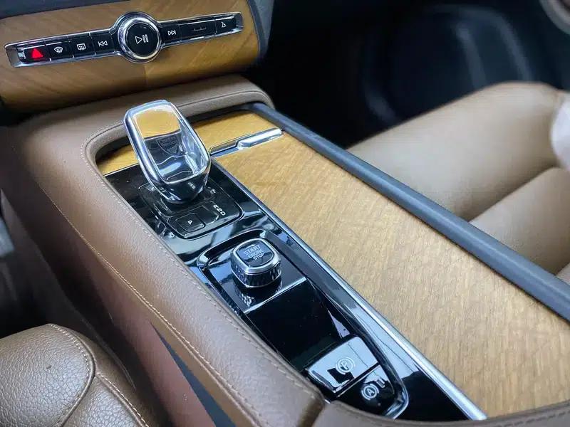 2021 Volvo XC90 B6 Inscription Luxury Edition 7-seater — миниатюра 11