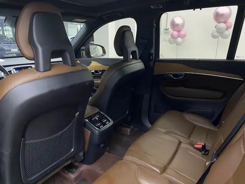 2021 Volvo XC90 B6 Inscription Luxury Edition 7-seater — миниатюра 13