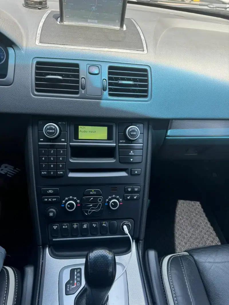 2011 Volvo XC90 2.5T R-Design — миниатюра 11