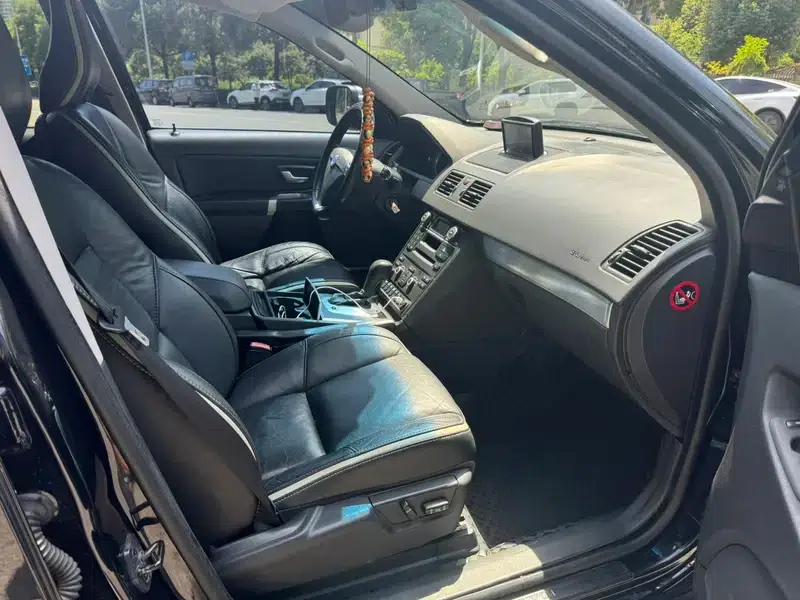 2011 Volvo XC90 2.5T R-Design — миниатюра 12