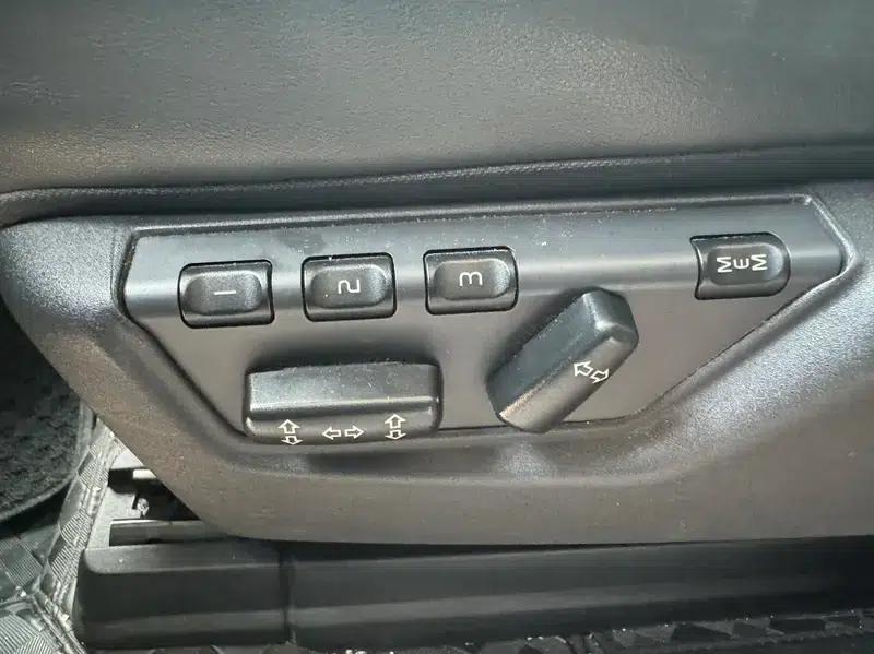 2011 Volvo XC90 2.5T R-Design — миниатюра 15