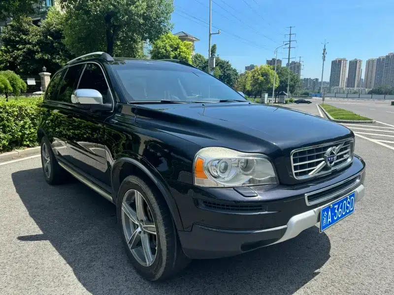 2011 Volvo XC90 2.5T R-Design — миниатюра 3