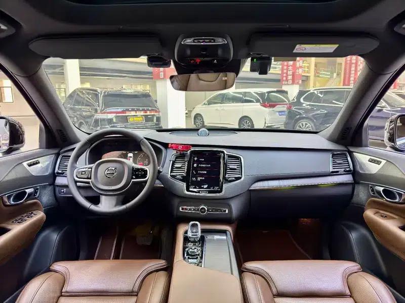 2021 Volvo XC90 B6 Inscription Luxury Edition 7-seater — миниатюра 6