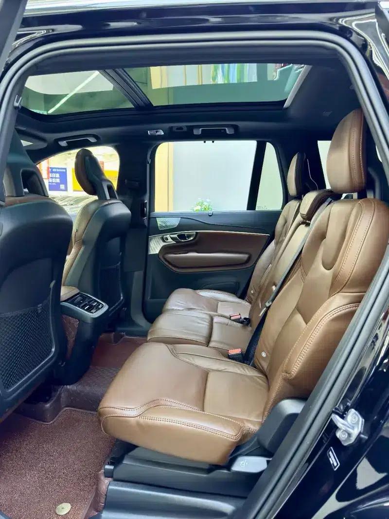 2021 Volvo XC90 B6 Inscription Luxury Edition 7-seater — миниатюра 9