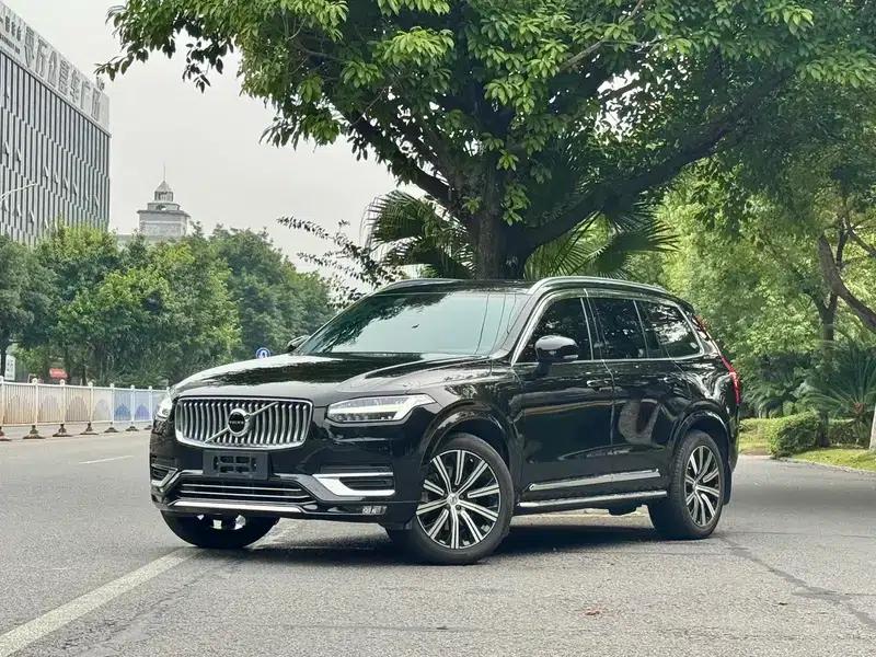 2021 Volvo XC90 B5 Smart Luxury Edition 7-seater — миниатюра 1
