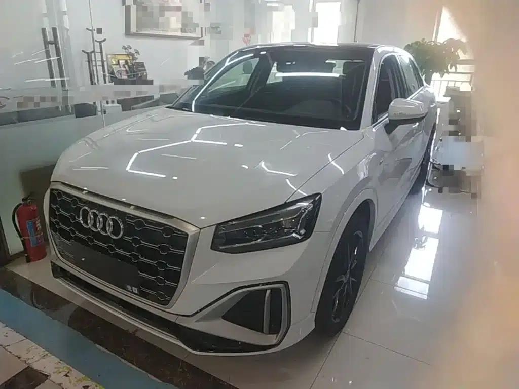 Audi Q2L 2022 35 TFSI Progressive Dynamic Edition — миниатюра 2