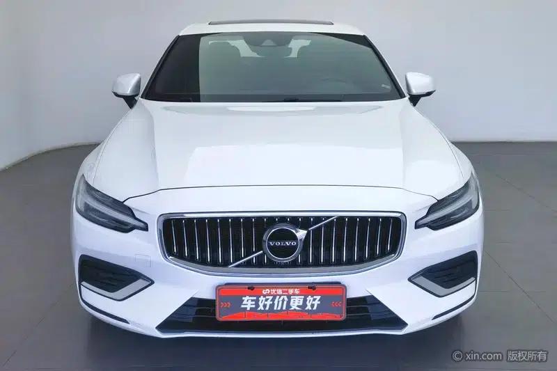 2022 Volvo S60 B4 Smart Luxury Edition — миниатюра 2