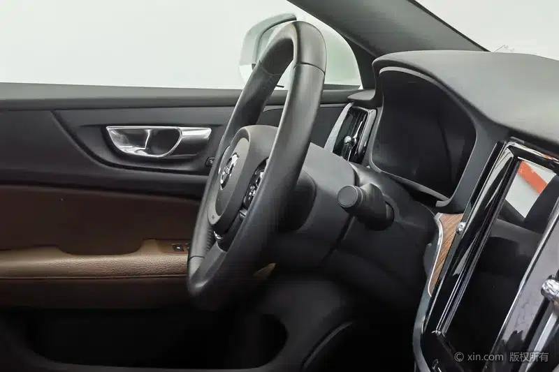 2022 Volvo S60 B4 Smart Luxury Edition — миниатюра 11