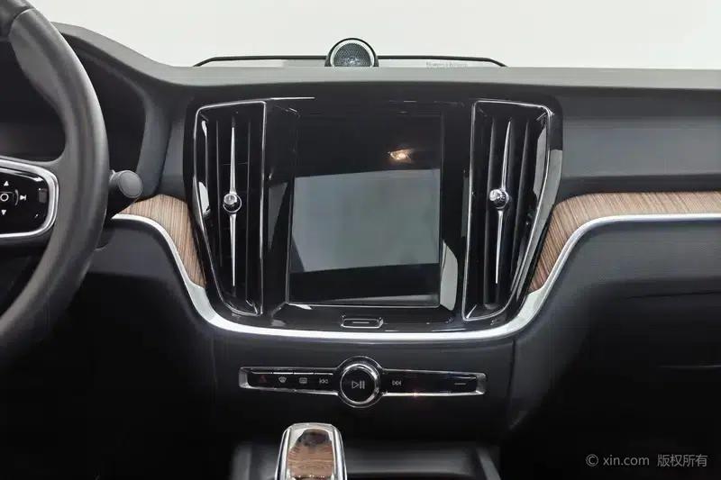 2022 Volvo S60 B4 Smart Luxury Edition — миниатюра 13