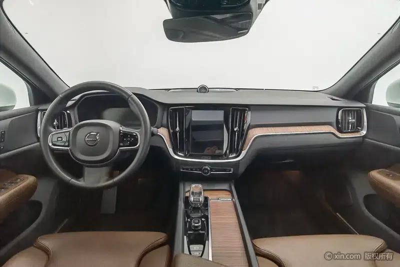 2022 Volvo S60 B4 Smart Luxury Edition — миниатюра 14