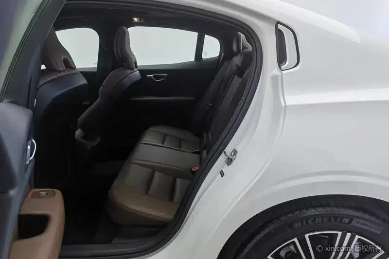2022 Volvo S60 B4 Smart Luxury Edition — миниатюра 19