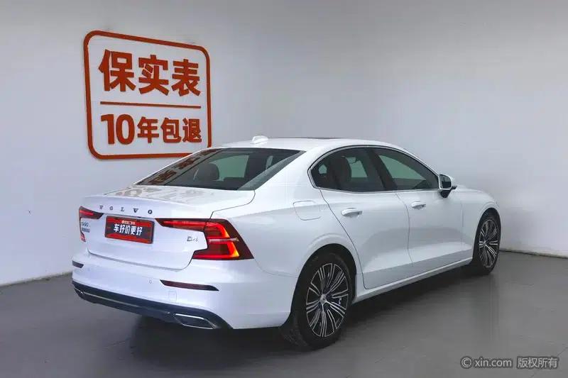 2022 Volvo S60 B4 Smart Luxury Edition — миниатюра 4
