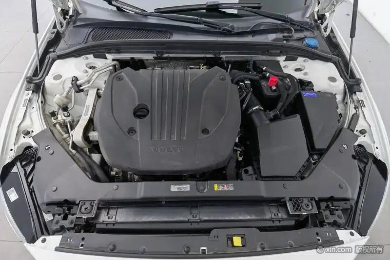 2022 Volvo S60 B4 Smart Luxury Edition — миниатюра 5