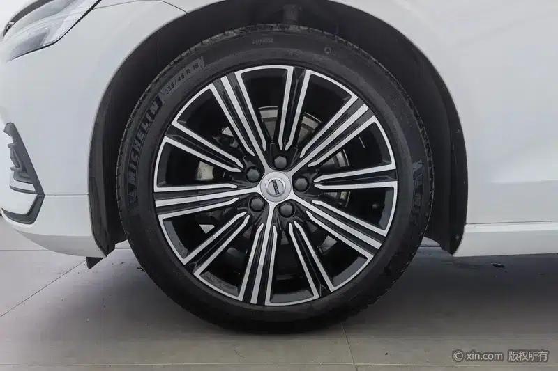 2022 Volvo S60 B4 Smart Luxury Edition — миниатюра 9