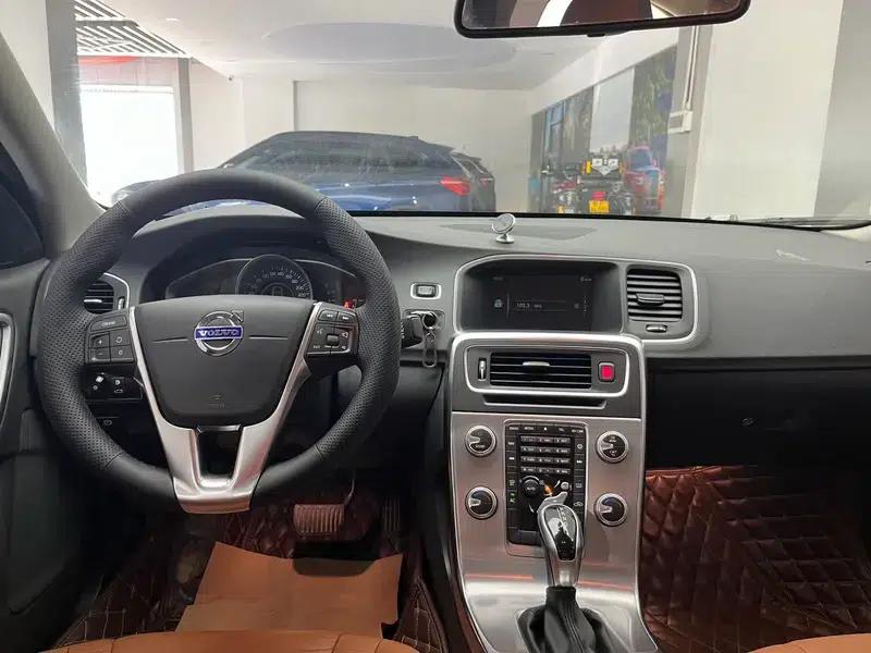 2017 Volvo S60 S60L T3 Smart Edition — миниатюра 10