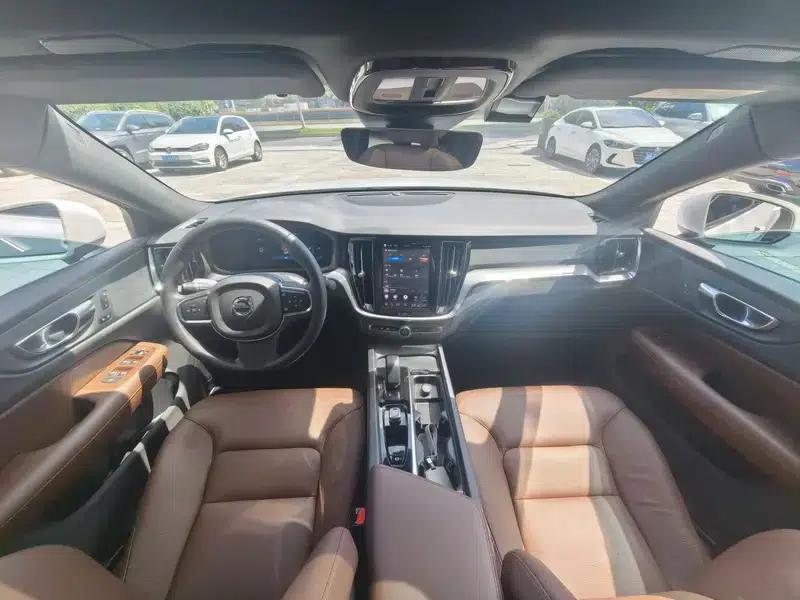 2026 Volvo S60 B4 Smart Luxury Edition — миниатюра 7