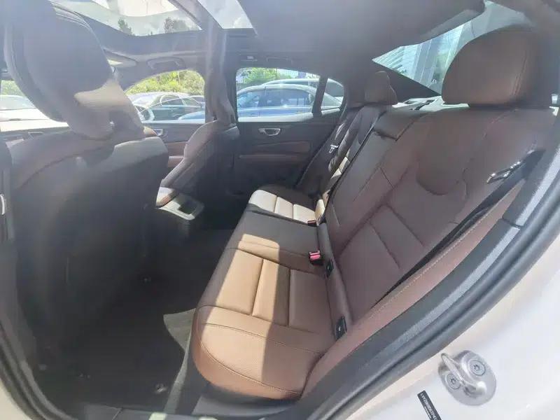 2026 Volvo S60 B4 Smart Luxury Edition — миниатюра 9
