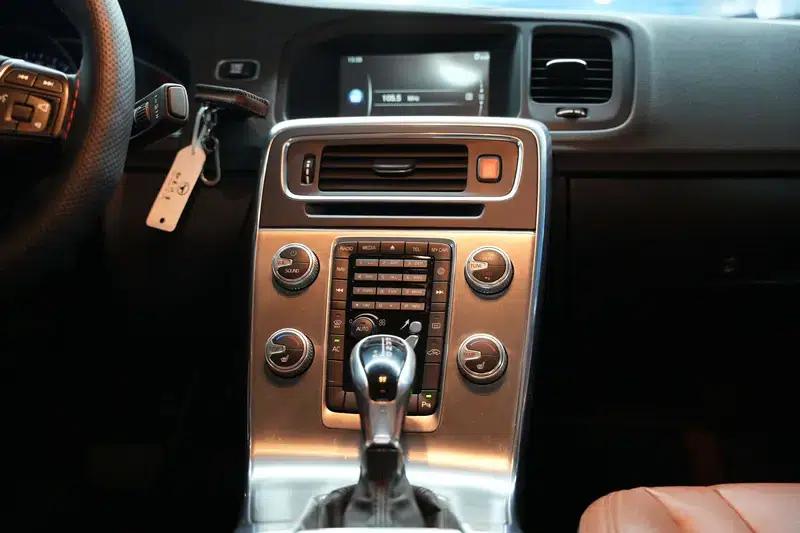 2014 Volvo S60 S60L 2.0T Smart Edition — миниатюра 11