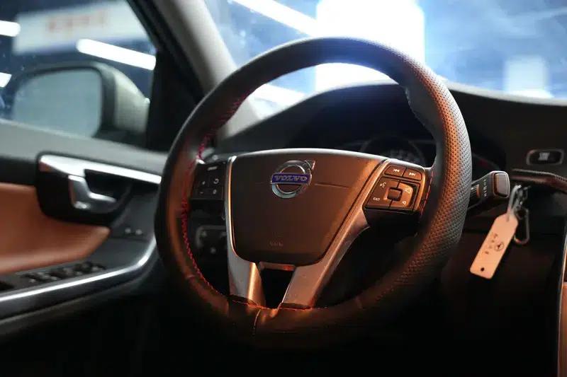 2014 Volvo S60 S60L 2.0T Smart Edition — миниатюра 13