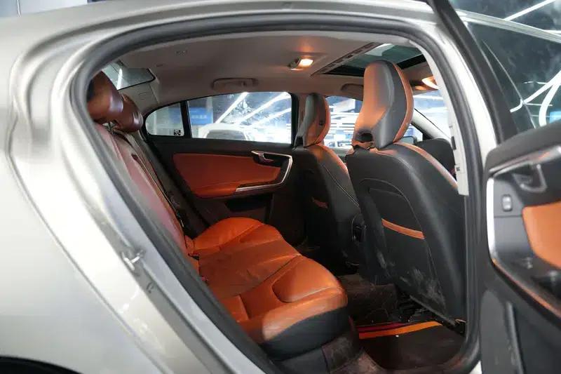 2014 Volvo S60 S60L 2.0T Smart Edition — миниатюра 24