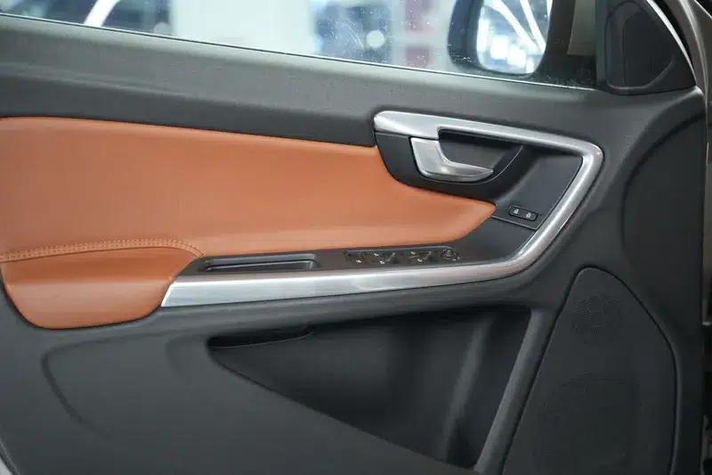 2014 Volvo S60 S60L 2.0T Smart Edition — миниатюра 9