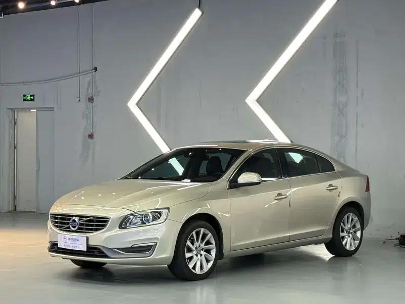 2016 Volvo S60L T4 Smart Edition — миниатюра 1