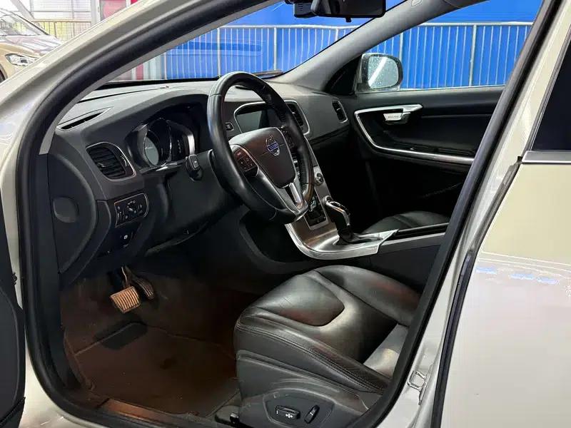 2016 Volvo S60L T4 Smart Edition — миниатюра 18