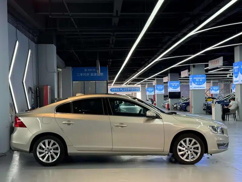 2016 Volvo S60L T4 Smart Edition — миниатюра 7