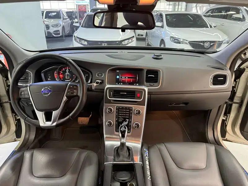 2016 Volvo S60L T4 Smart Edition — миниатюра 10