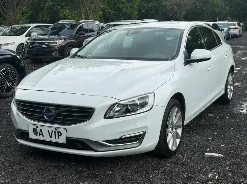 2016 Volvo S60L T4 Smart Edition — миниатюра 1