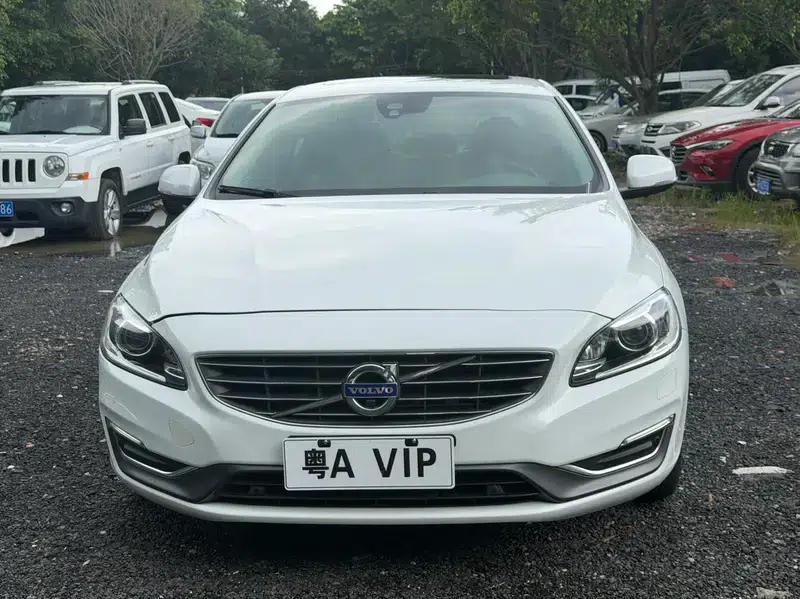 2016 Volvo S60L T4 Smart Edition — миниатюра 2