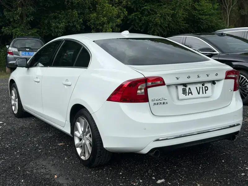 2016 Volvo S60L T4 Smart Edition — миниатюра 4
