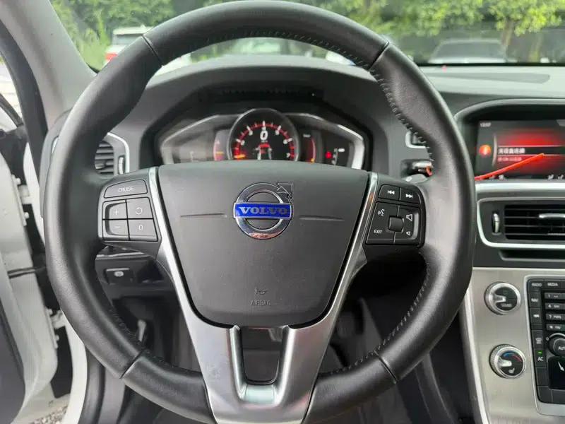 2016 Volvo S60L T4 Smart Edition — миниатюра 10