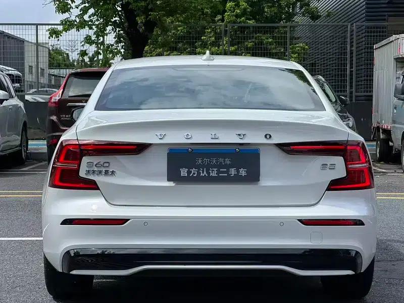 2025 Volvo S60 B5 Smart Sport Edition — миниатюра 5