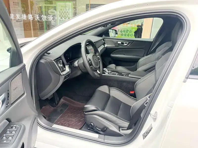 2025 Volvo S60 B5 Smart Sport Edition — миниатюра 11